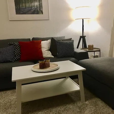 Schöne 2-zimmerwohnung, 10 Geh-minuten Zum *