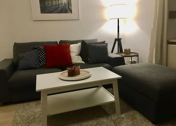 Schoene 2-zimmerwohnung, 10 Geh-minuten Zum *